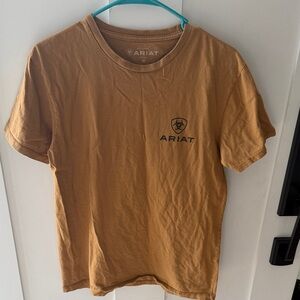 Ariat Men’s Short Sleeve Logo Tee in Caramel Brown